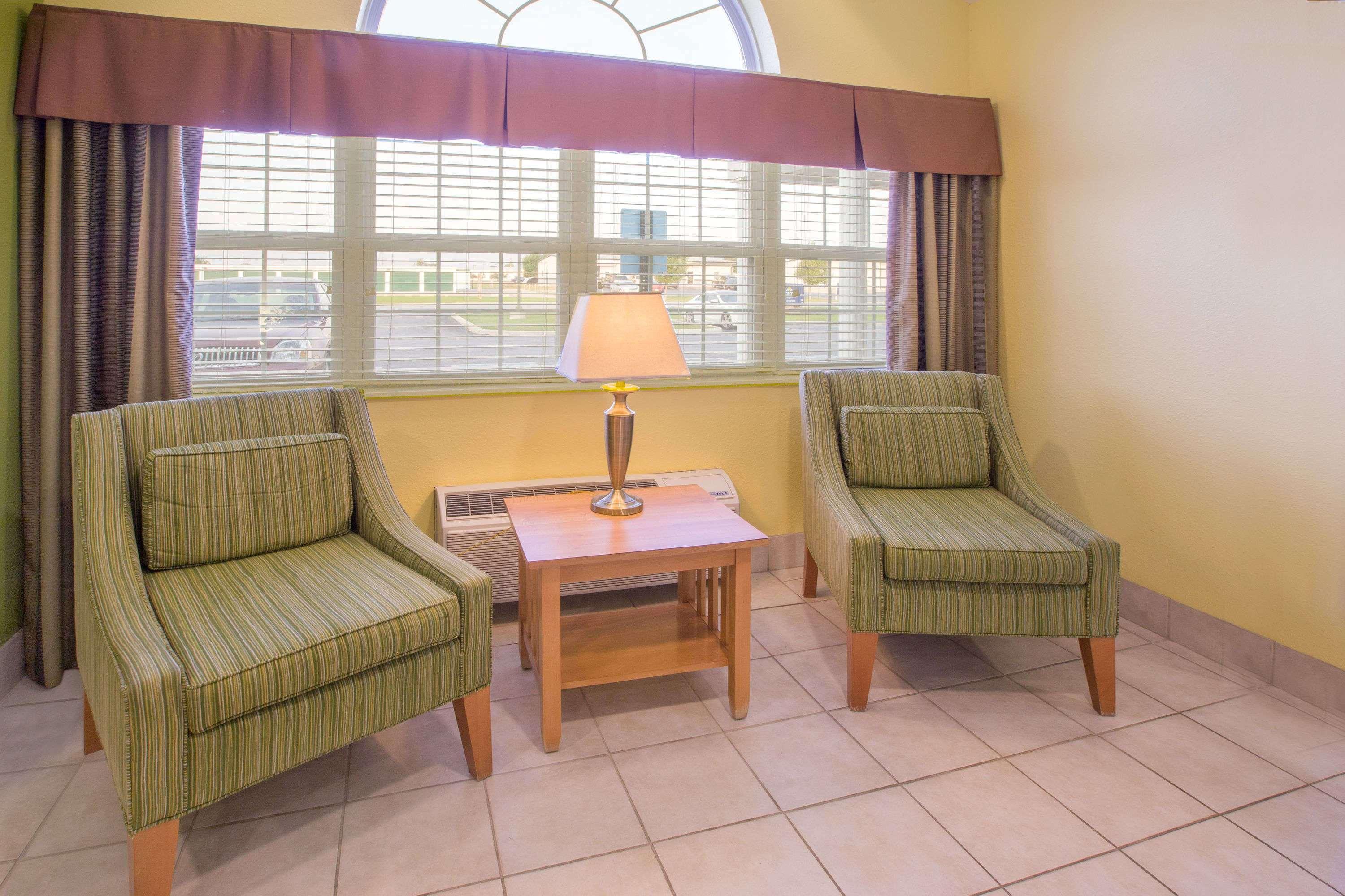 Microtel Inn & Suites By Wyndham Delphos Extérieur photo