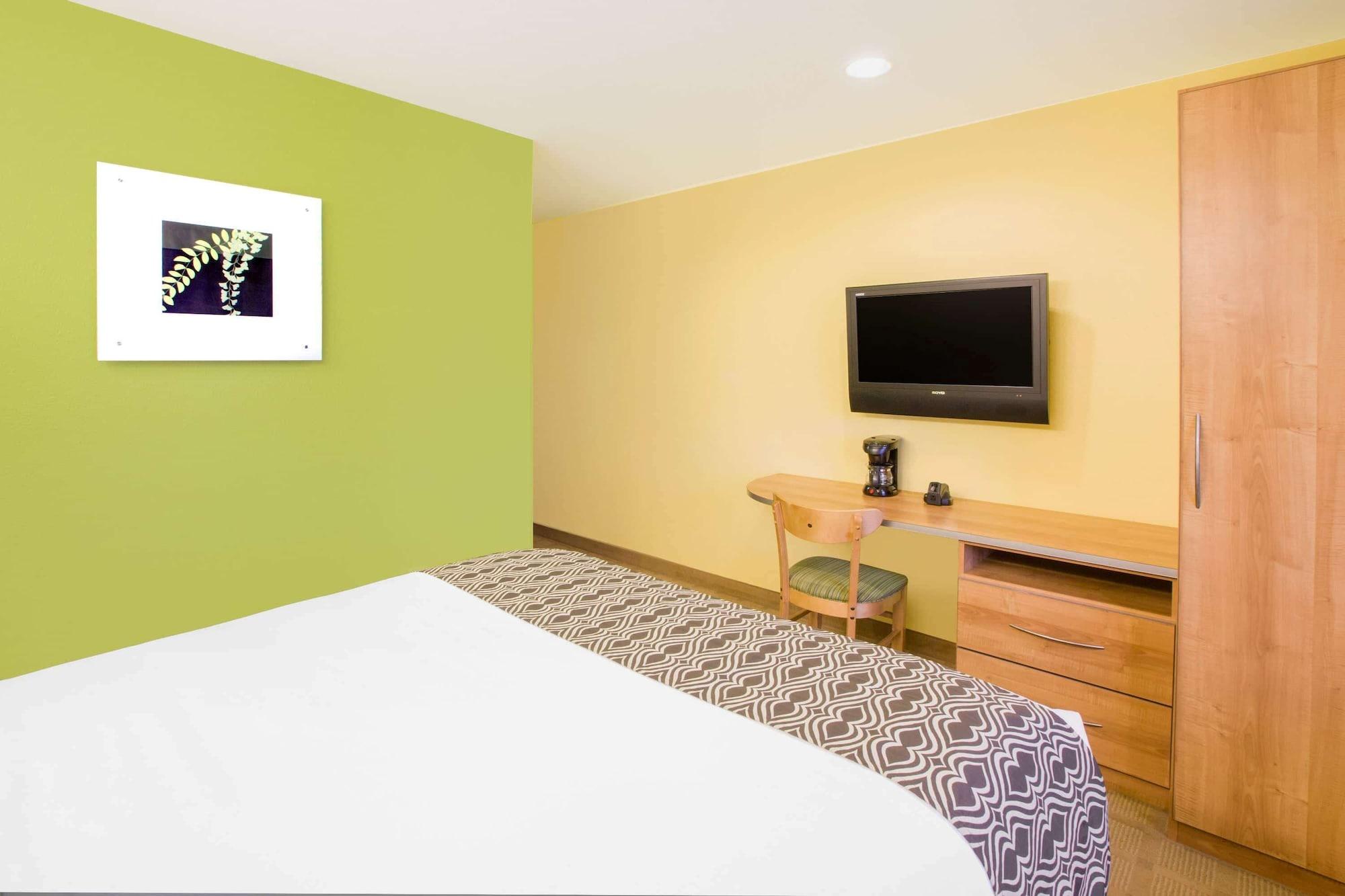 Microtel Inn & Suites By Wyndham Delphos Extérieur photo