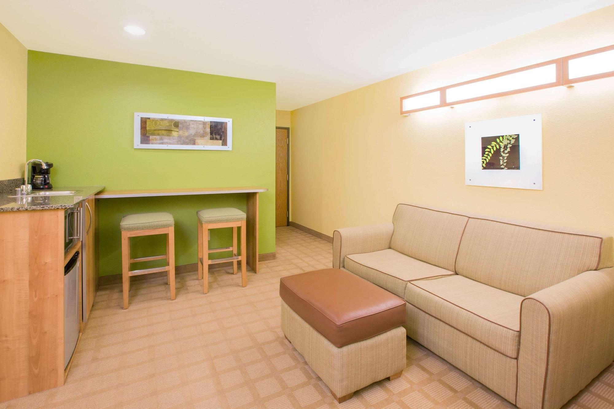 Microtel Inn & Suites By Wyndham Delphos Extérieur photo