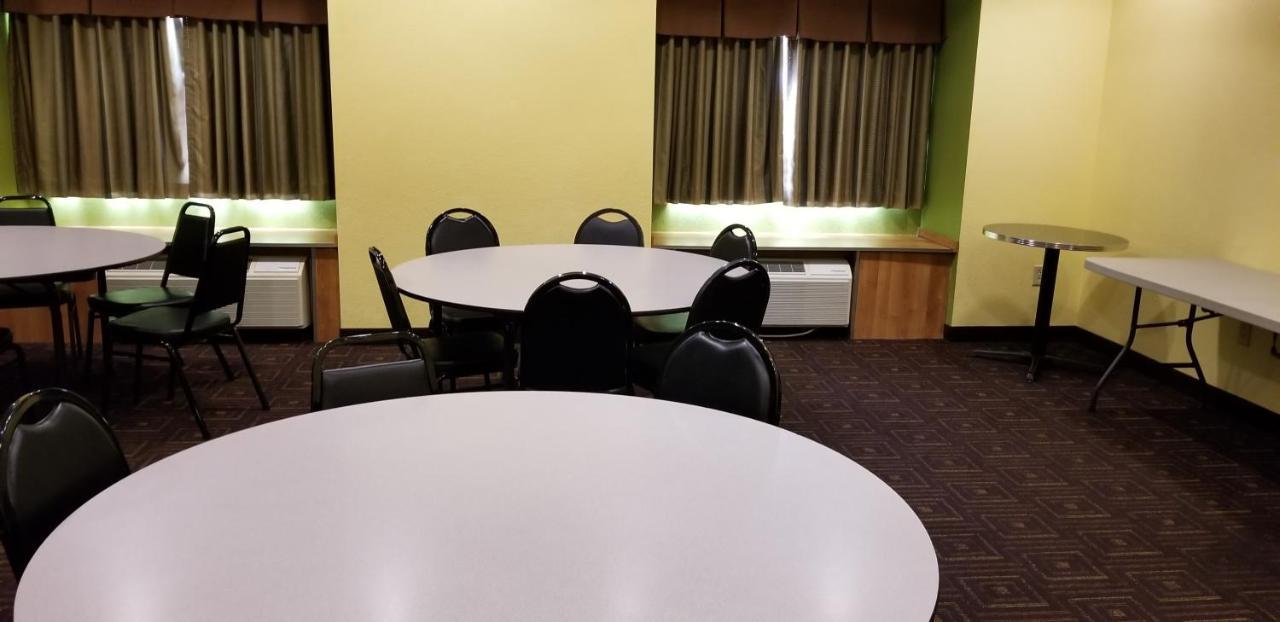 Microtel Inn & Suites By Wyndham Delphos Extérieur photo